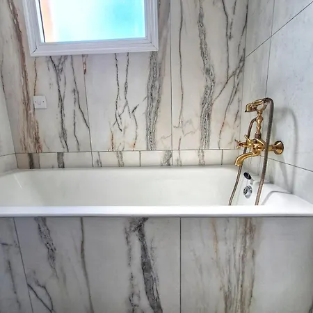 H&o Iris Sea Breeze Apartman *